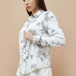 Code By Lifestyle Off White Regular Fit Floral Print Shirt image 3