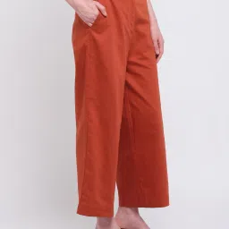 Cover Story Red Linen Solid Relaxed Fit Trousers image 3