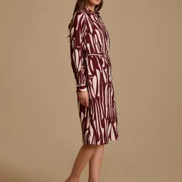 Kazo Wine Printed Midi Dress image 3