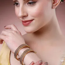 Karatcart Gold Plated Interlock Chain Design Bangles for Women Set of 2 image 3