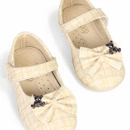Lil Lollipop Bow Applique Detailed Teddy Bear Designed Mary Jane Ballerinas - Cream-picture-25
