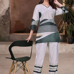 HERE&NOW Geometric Printed Silk Crepe Shirt With Trousers-picture-18