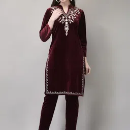 FNOCKS Women Floral Embroidered Regular Thread Work Velvet Kurta with Trousers-picture-12