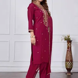 HB VENTURE Women Ethnic Motifs Embroidered Regular Thread Work Kurta with Trousers & With Dupatta image 5