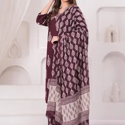 Jyoti Ethnic Motifs Printed V-Neck Straight Kurta With Trousers & Dupatta image 2