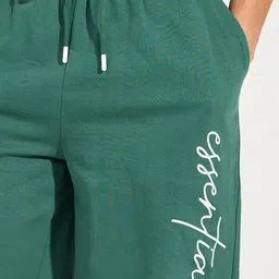 Styli Green Men Essentials Print Mid-Rise Pure Cotton Oversized Cotton Shorts image 4