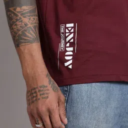 The Roadster Lifestyle Co Graphic Printed Relaxed-Fit Pure Cotton T-Shirt image 4