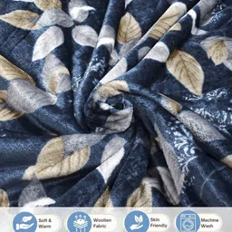Myntra Elegant Homes Blue Printed Woollen 300 TC Fitted King Bedsheet Set 2.5 x 2.2 m image 2