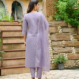 DISHWA FASHION Women Ethnic Motifs Embroidered Regular Thread Work Kurta with Trousers & With Dupatta image 5