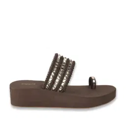 Mochi Women's Brown Toe Ring Wedges image 3