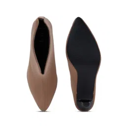 Hvnly by Shoetopia Women's Beige Stiletto Boots image 3