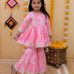 aatya kiids AATYA by Shruti Agarwal Cotton Three Fourth Sleeves Leaves Printed & Lace Embellished Kurta Sharara Set - Pink image 4