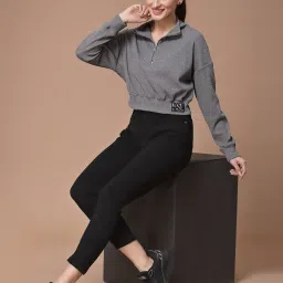 KASSUALLY Grey Cotton Textured Crop Sweatshirt image 4