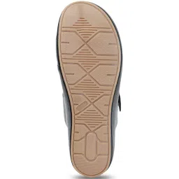 Carlton London Women's Black Toe Ring Wedges image 4