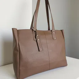 Toteteca PU Swagger Shoulder Bag image 4