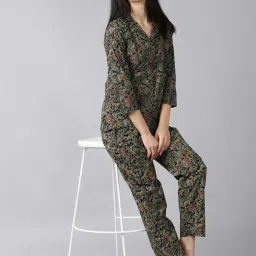 Vaamsi Black Cotton Printed Night Suit image 4