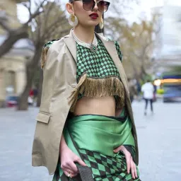 Elora Green Chequered Saree With Unstitched Blouse image 4