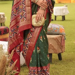 Elora Green Printed Saree With Unstitched Blouse image 4