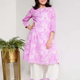 Global Desi Girl Lilac & White Cotton Floral Print Kurta Set-picture-33