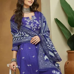 Janasya Floral Printed Notch Neck Panelled Anarkali Kurta With Trousers & Dupatta image 2