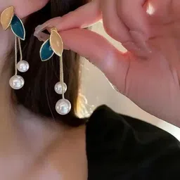 ONUYX Geometric Drop Earrings-picture-14