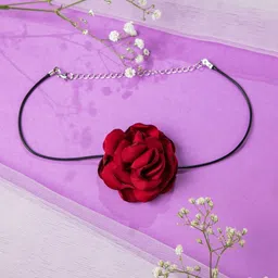 Niscka Floral Shaped Necklace-picture-12