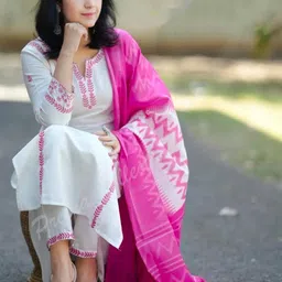 QUNEY Women Floral Embroidered Regular Pure Cotton Kurta with Trousers & With Dupatta image 2