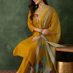 Zaierra Boutique Women Floral Embroidered Regular Thread Work Kurta with Trousers & With Dupatta image 2