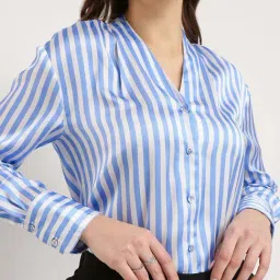 Fablestreet Blue Printed Casual Shirts image 5