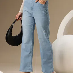 Chemistry Women Relaxed Straight Fit High-Rise Low Distress Light Fade Stretchable Jeans-image-4