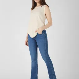 Wrangler Blue Mid Rise Flaired Fit Jeans image 4