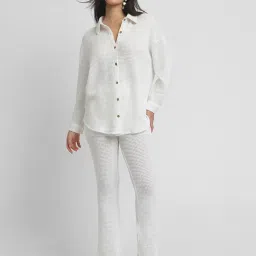 Forever 21 White Self Design Regular Fit Mid Rise Pants image 4
