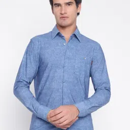 Guess Blue Textured Spread Collar Full Sleeve Shirt-image-35