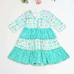 Kiddopanti Girls Green & White Printed Kurta-image-62