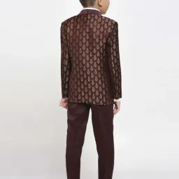 Kids Island Boys Maroon & White Jacquard Full Sleeves Suit Set image 3