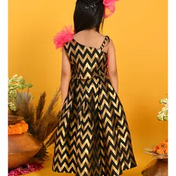 Saka Designs Jacquard DC Sleeveless Chervon Printed Choli & Lehenga Set with Frill Detailing - Black image 5