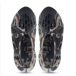 CASSIEY Men Printed Rubber Clogs image 1