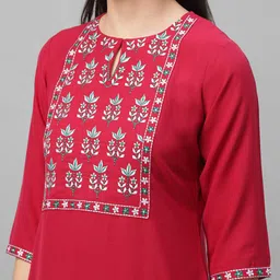 Libas Women Maroon & White Embroidered Straight Kurta image 4