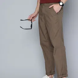 Levis Men Straight Fit Chinos Trousers-image-17