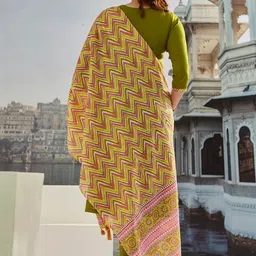 Suha Women Ethnic Motifs Embroidered Regular Sequinned Kurta with Trousers & With Dupatta image 2
