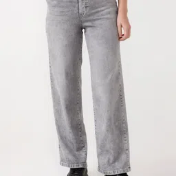 Kraus Jeans Women Relaxed Fit Mid-Rise Light Fade Jeans-picture-38