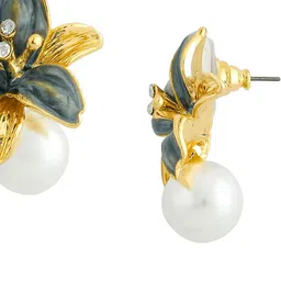 Bohey by KARATCART Gold-Plated Stones Studded & Pearls Beaded Floral Shaped Studs image 5