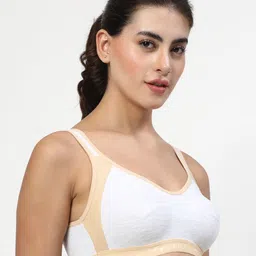 LILY Pack Of 3 Colourblocked Full Coverage Seamless Sports Bra image 5