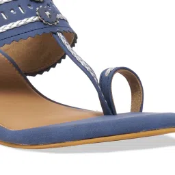 Eridani Women's Nadira Blue Toe Ring Sandals image 5