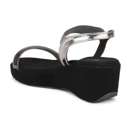 Inc.5 Women's Pewter Ankle Strap Wedges image 5