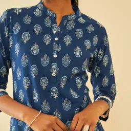 Soch Indigo Cotton Floral Printed Mandarin Collar Straight Kurta image 5