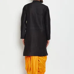SOJANYA Men Black Solid Straight Kurta image 2