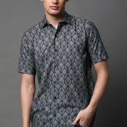 Metronaut Men Relaxed Animal Printed Casual Shirt-picture-31
