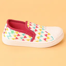 Cute Walk by Babyhug Triangle Print Slip On Casual Shoes - Pink image 4