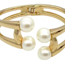 fabula Women Pearls Cuff Bracelet image 4